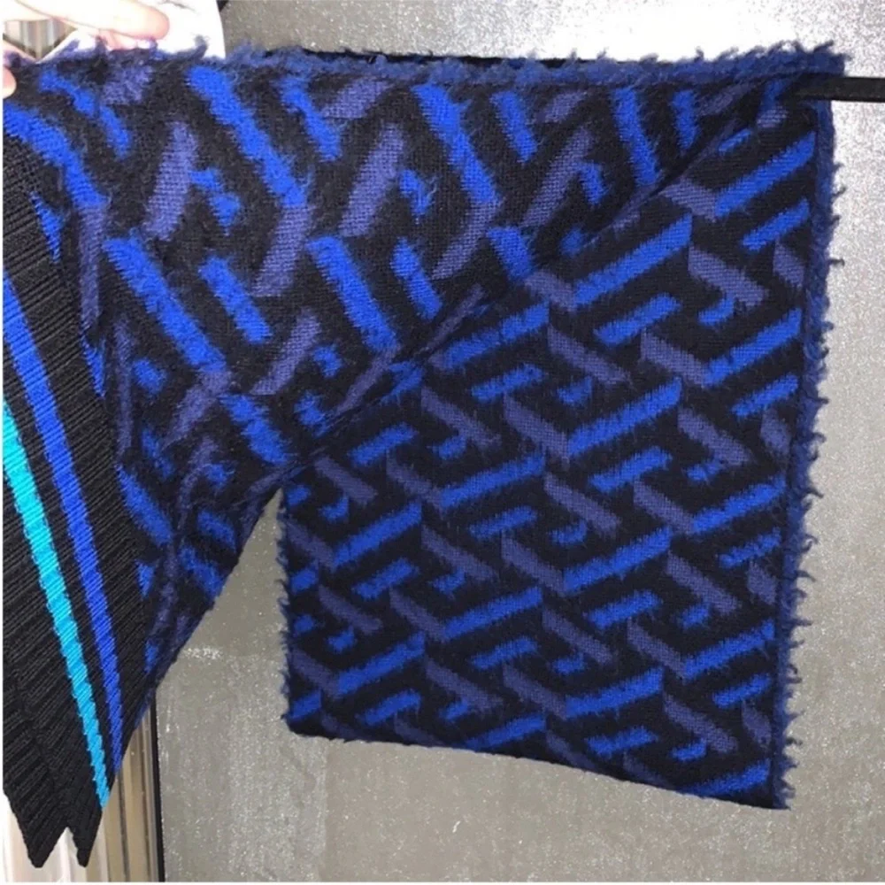 🇺🇸FIRM PRICE🇺🇸Authentic Versace Greca Wool Scarf Unisex